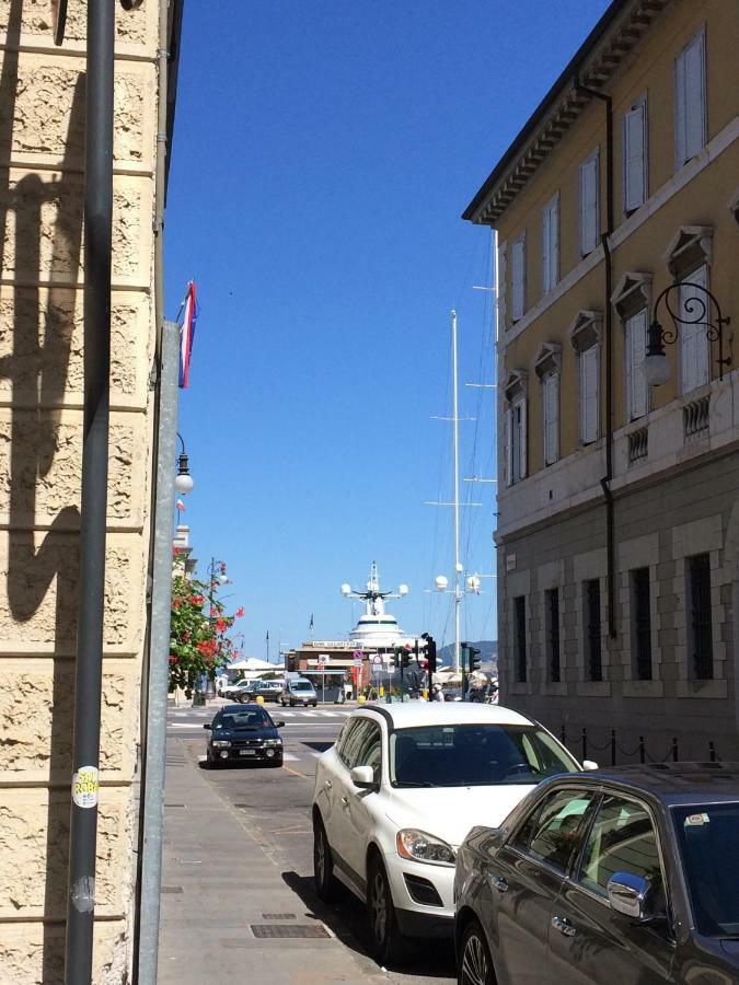 Le Rive Del Revoltella Lejlighed Trieste Eksteriør billede
